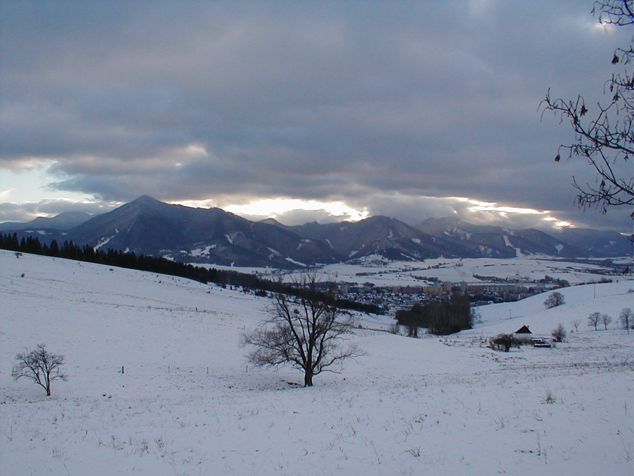 Poludnica, Nzke Tatry, Mikul